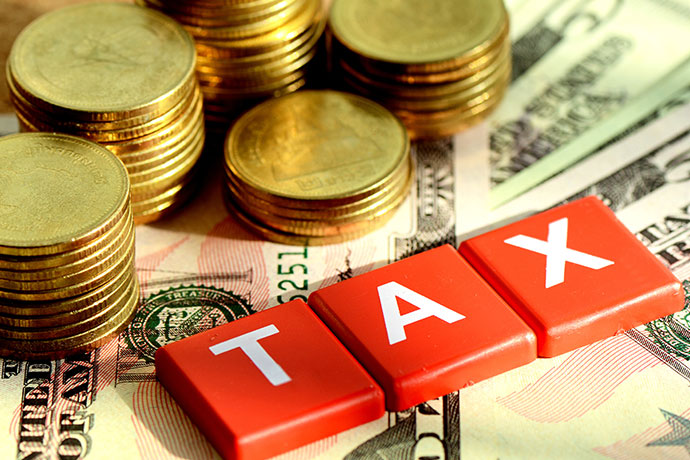 从供应链断裂到品牌抵制 82%企业确认涨价潮！CEO揭秘：特朗普贸易战如何点燃全球衰退风暴