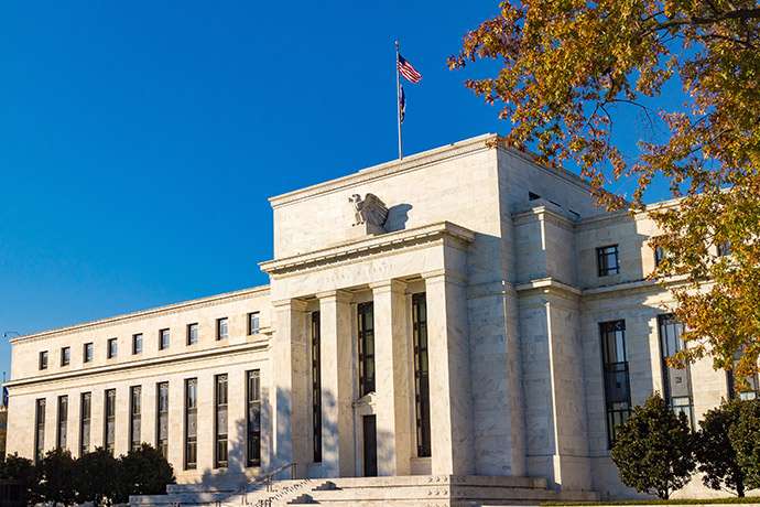 CNN深度分析：特朗普再逼鲍威尔降息 美联储独立性遭受威胁